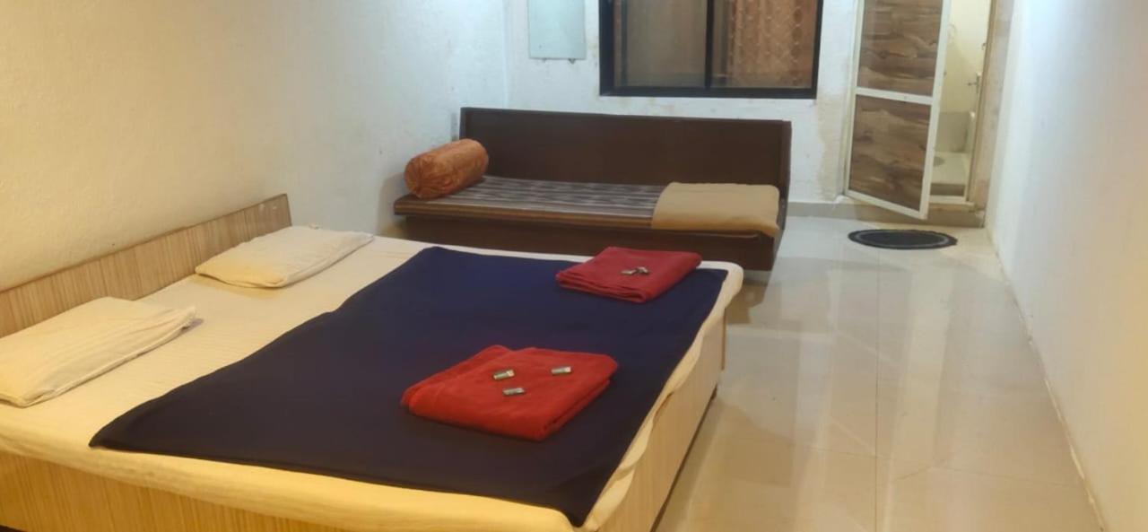 Hilltone Veg Non Veg Matheran Hotel Bagian luar foto