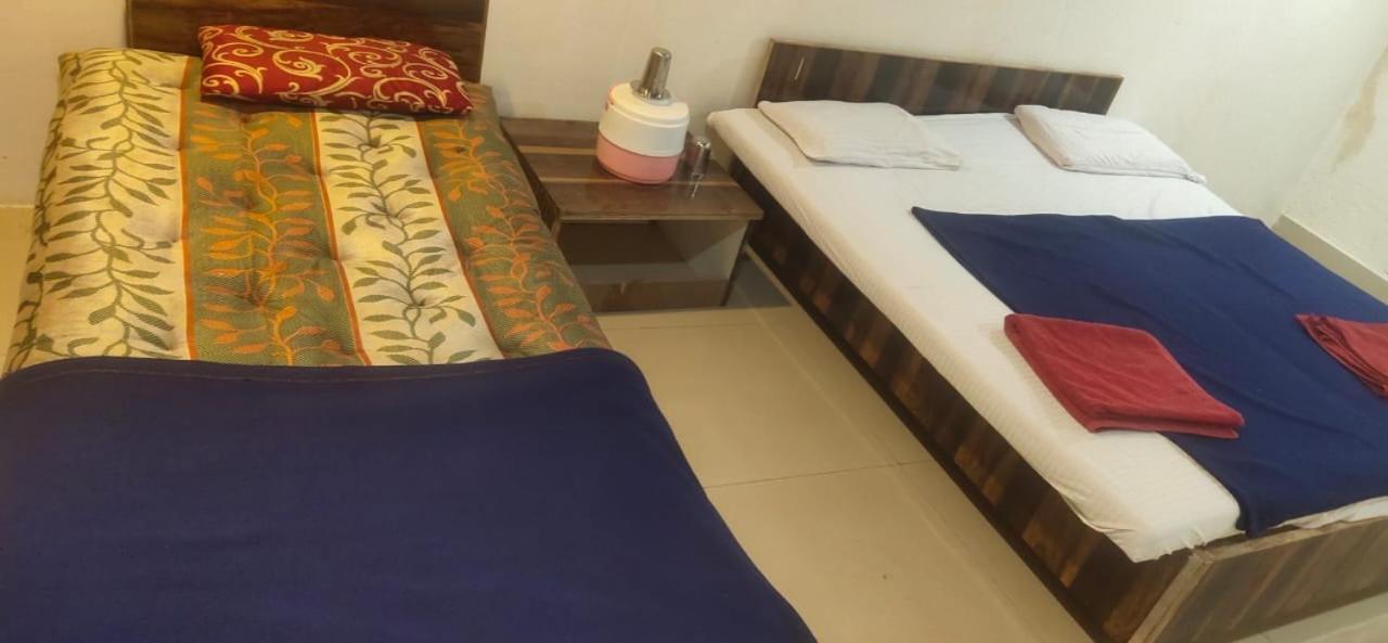 Hilltone Veg Non Veg Matheran Hotel Bagian luar foto