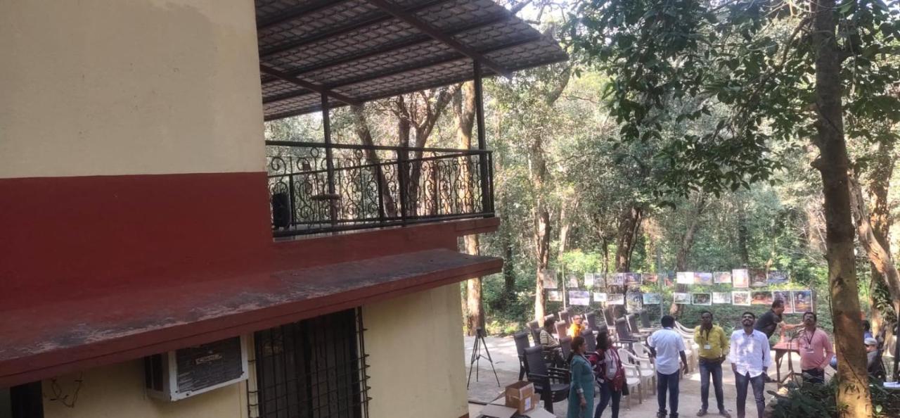 Hilltone Veg Non Veg Matheran Hotel Bagian luar foto