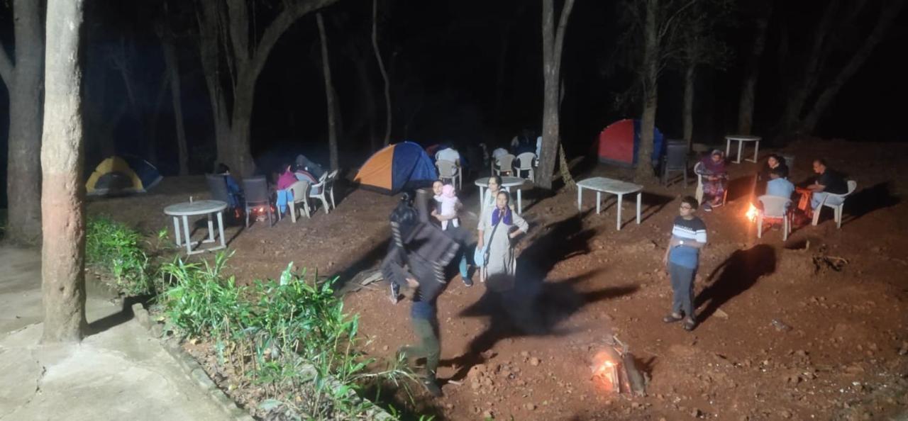 Hilltone Veg Non Veg Matheran Hotel Bagian luar foto