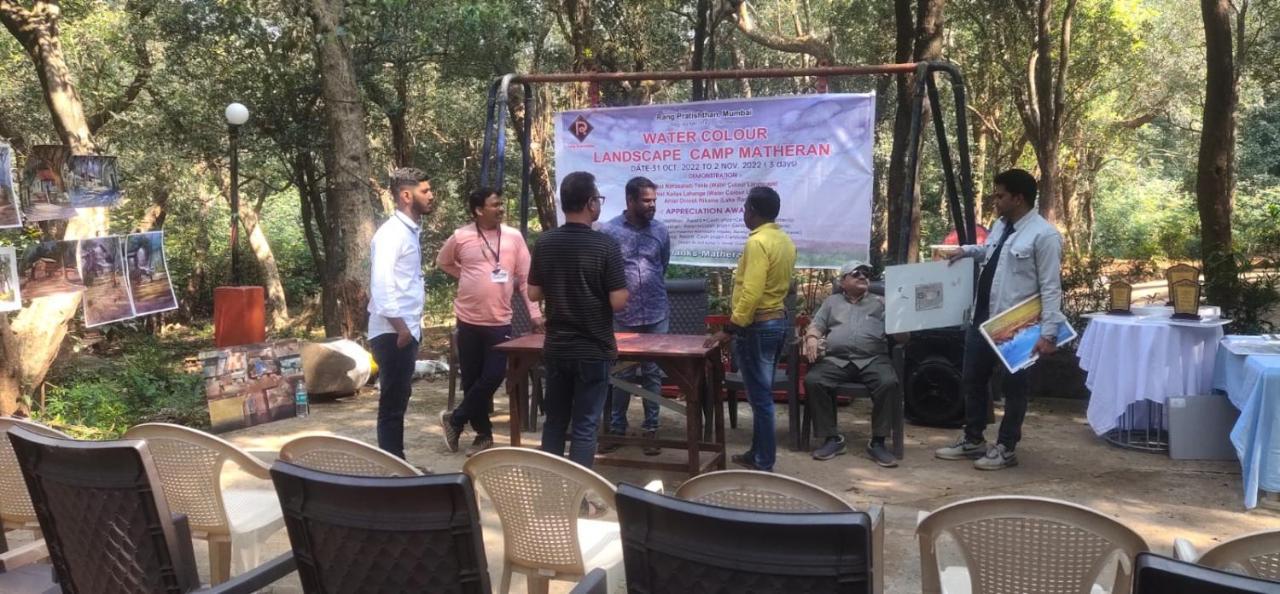 Hilltone Veg Non Veg Matheran Hotel Bagian luar foto