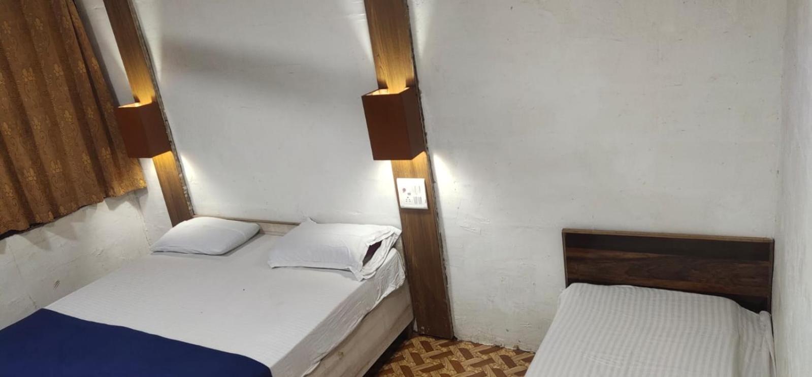 Hilltone Veg Non Veg Matheran Hotel Bagian luar foto